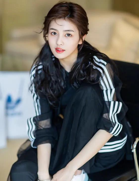 白鹿模特写真大全,白鹿以前是哪个网店的模特