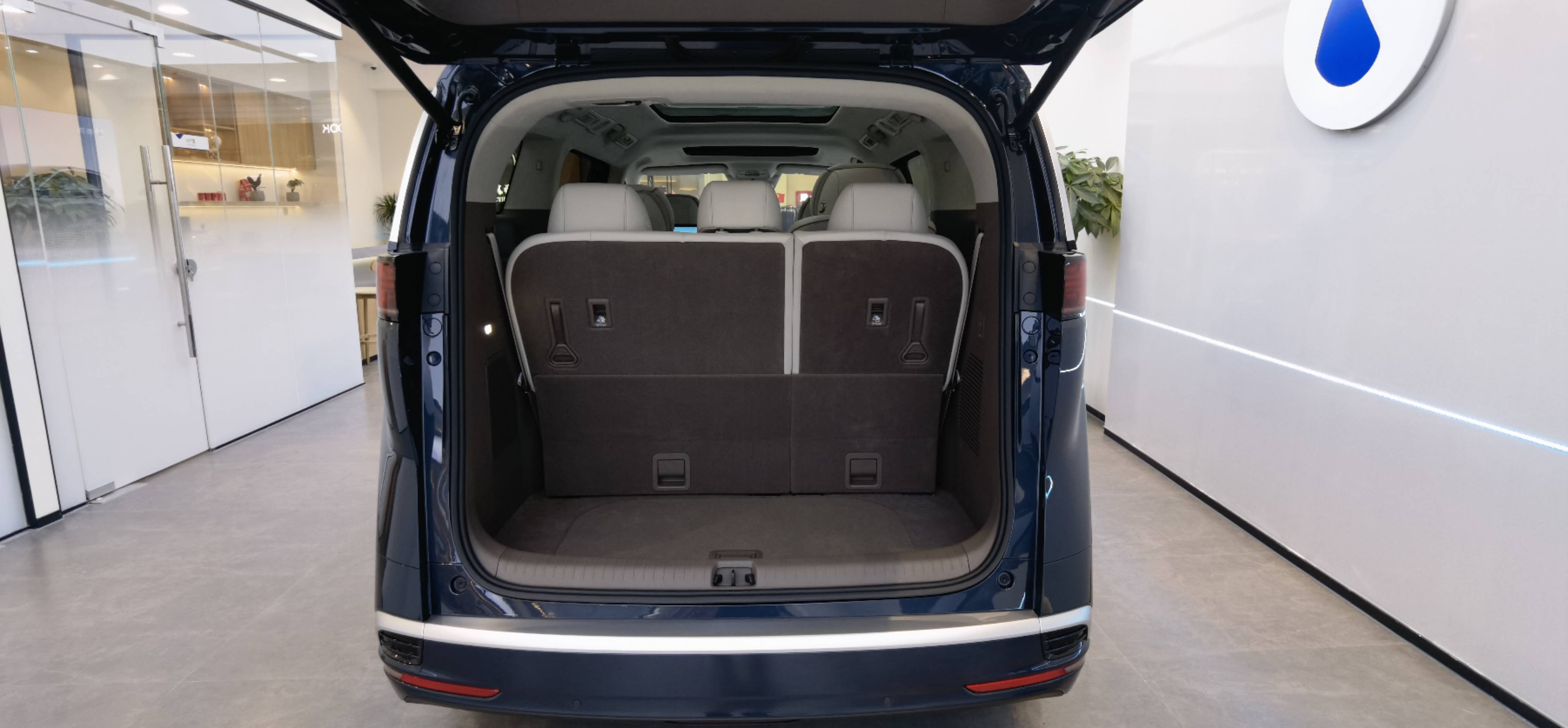 腾势d9最新试驾,腾势d9如何定义豪华全能mpv