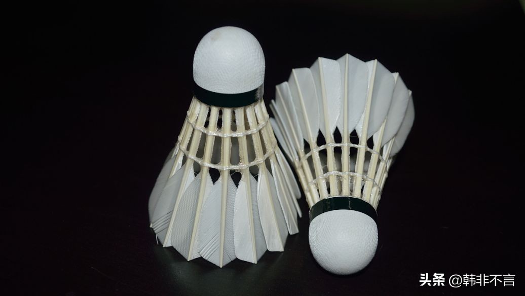 羽毛球拍怎样选择合适的磅数,专业羽毛球运动员球拍拉多少磅