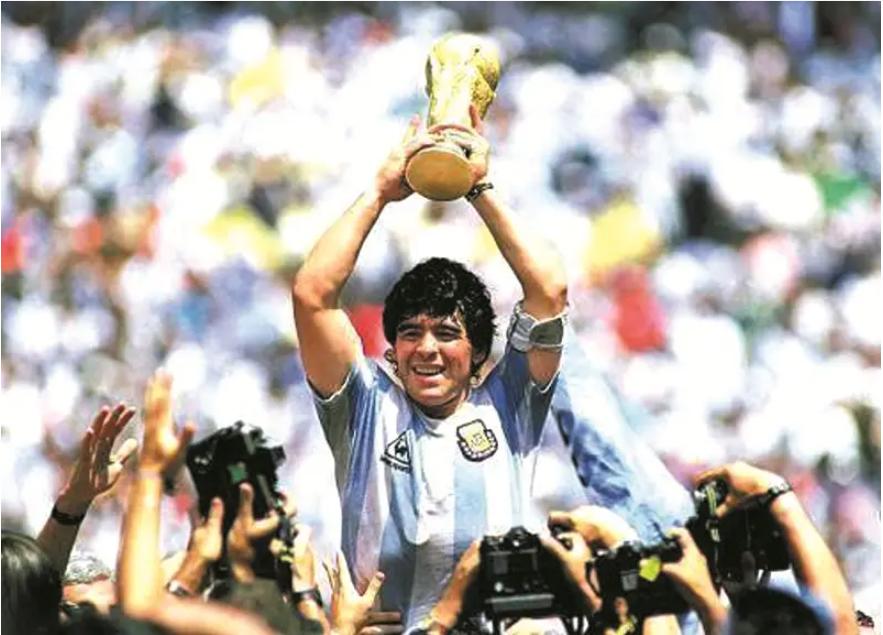 马拉多纳评价梅西世界杯亚军,梅西18年世界杯神级停射马拉多纳