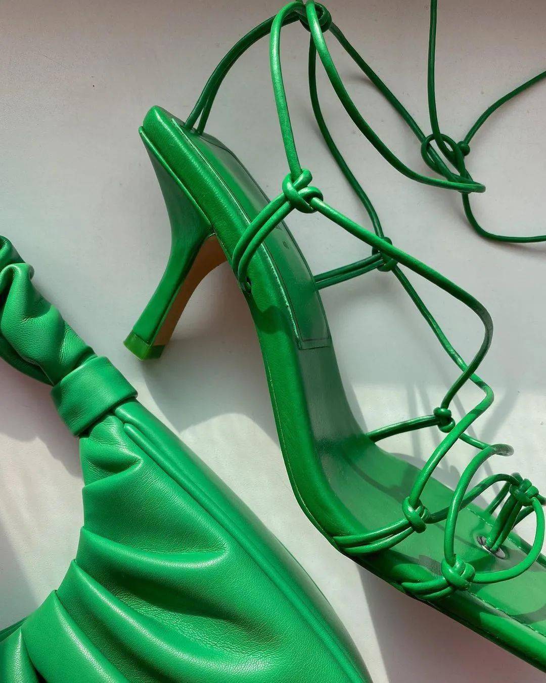 冬天活力穿搭运动风,充满活力的早春穿搭从色彩开始