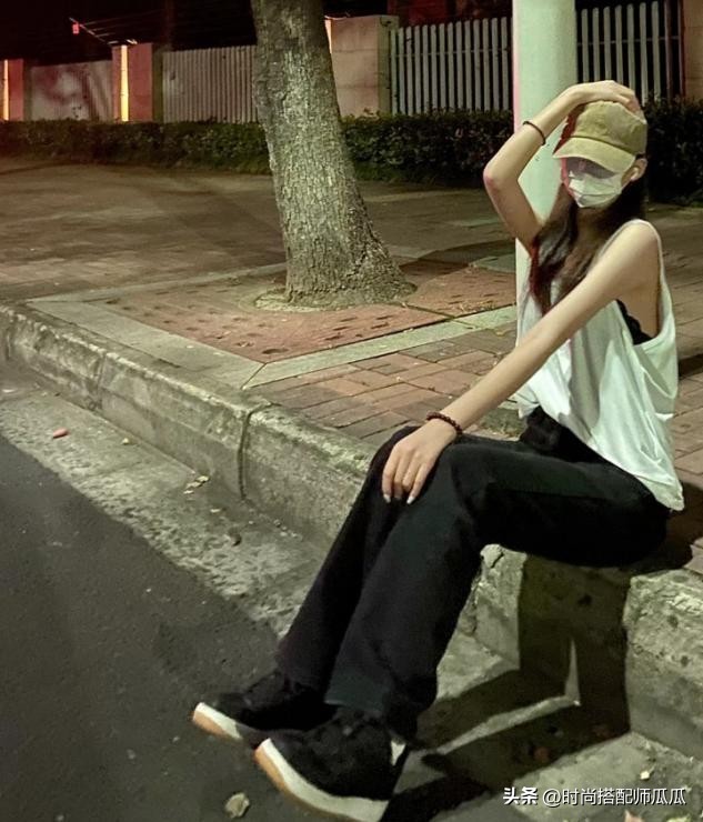 秋冬老头衫怎样搭配,老头衫都能穿出时尚感女款