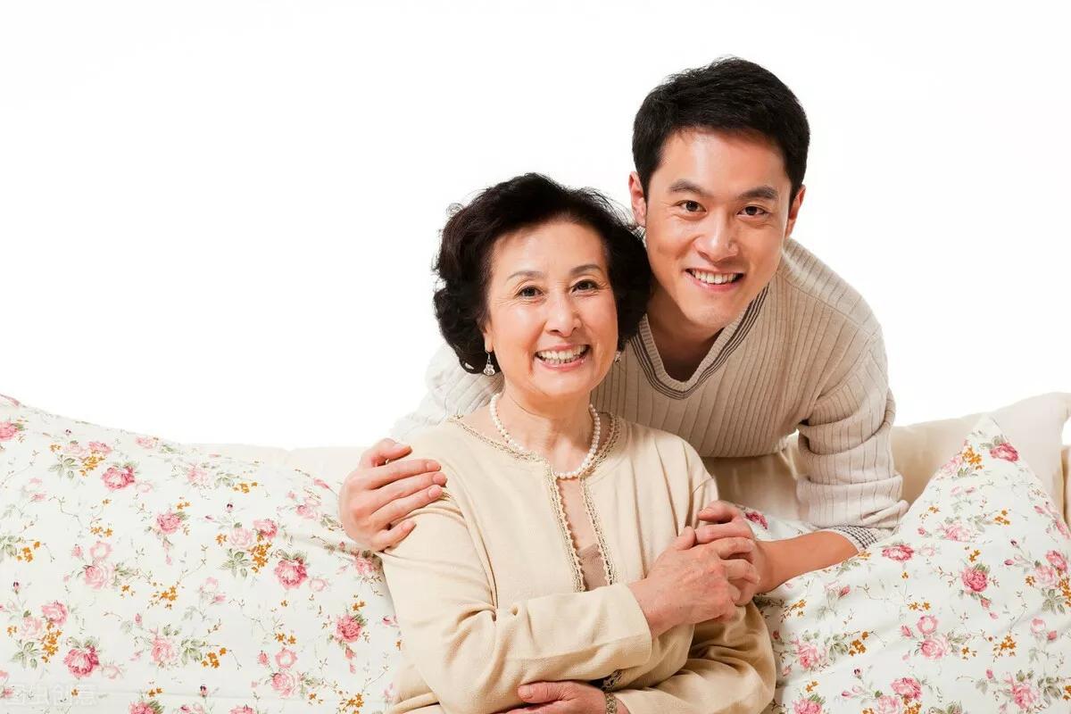 老公一句话：跪谢，我都懵了，丈母娘却开心的一把鼻涕一把泪