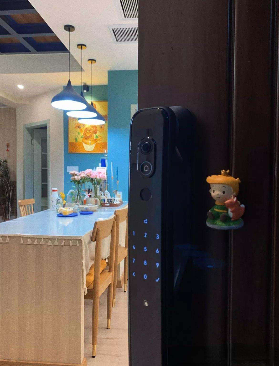 95后的男人独居生活,95后男生房子