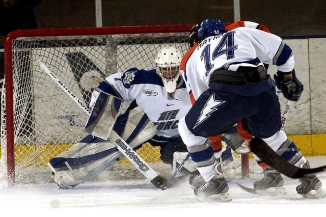 冰球比赛打架名场面,冰球打架正常吗