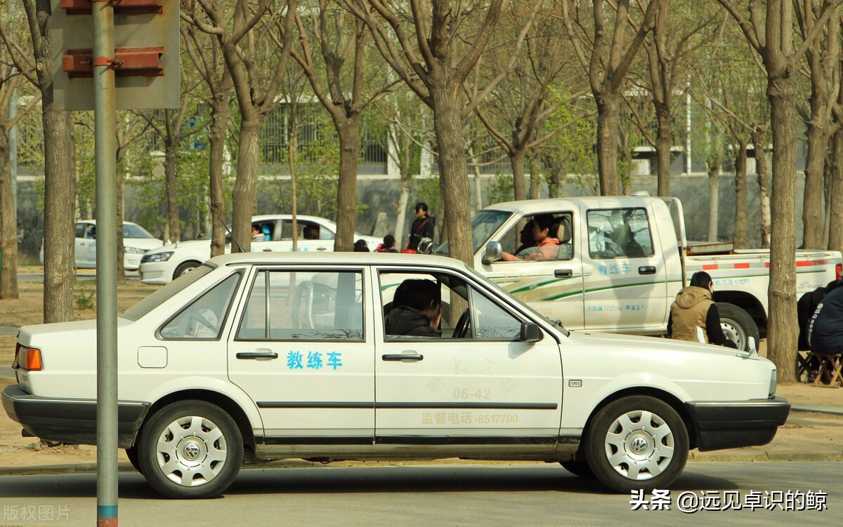 五万左右买新车还是二手车好,买二手车有哪些费用比新车少