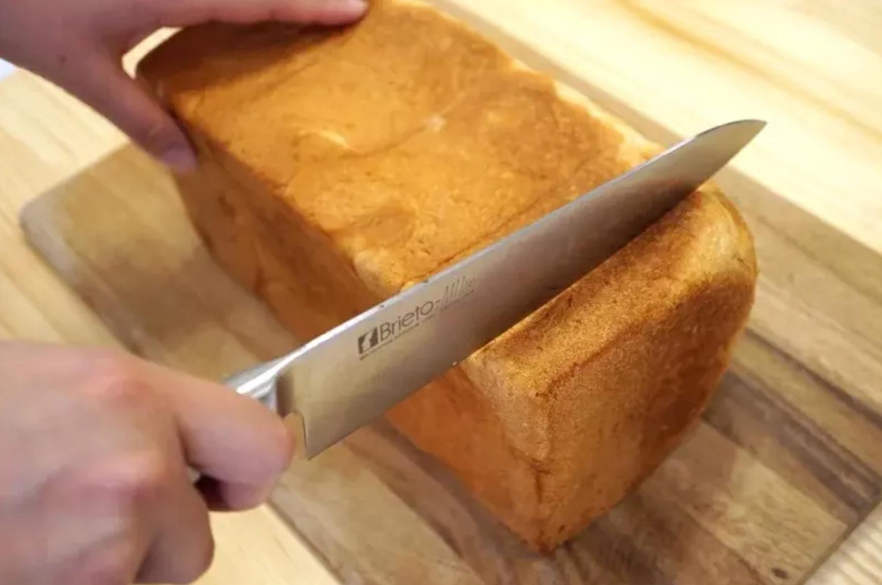 家里没有锯刀怎么切蛋糕胚,吐司怎么切片没有锯齿刀