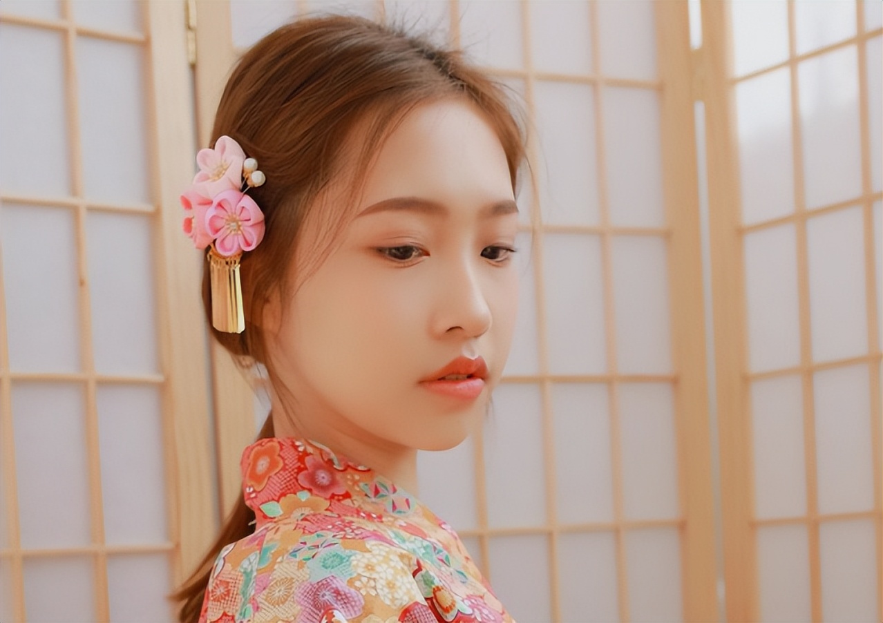 女性尖锐性湿疣最初是肉疙瘩吗,女性尖锐性湿疣身上会长疙瘩么