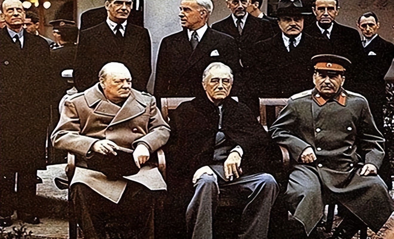 波兰二战后为什么靠近苏联,二战时期波兰为什么被苏联打