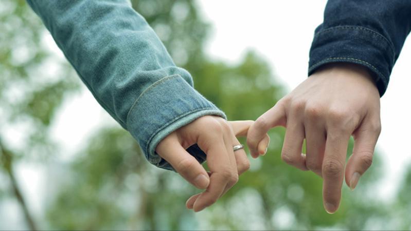 “海关巨贪”杨前线，贪财好色*养包***妇情**被判死刑，下场大快人心