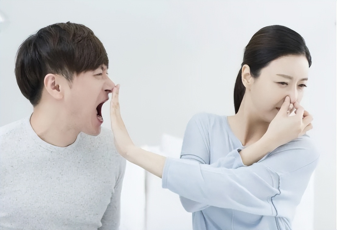 牙齿表面软软发臭的“黄泥”到底是什么?教你三招,轻松去除