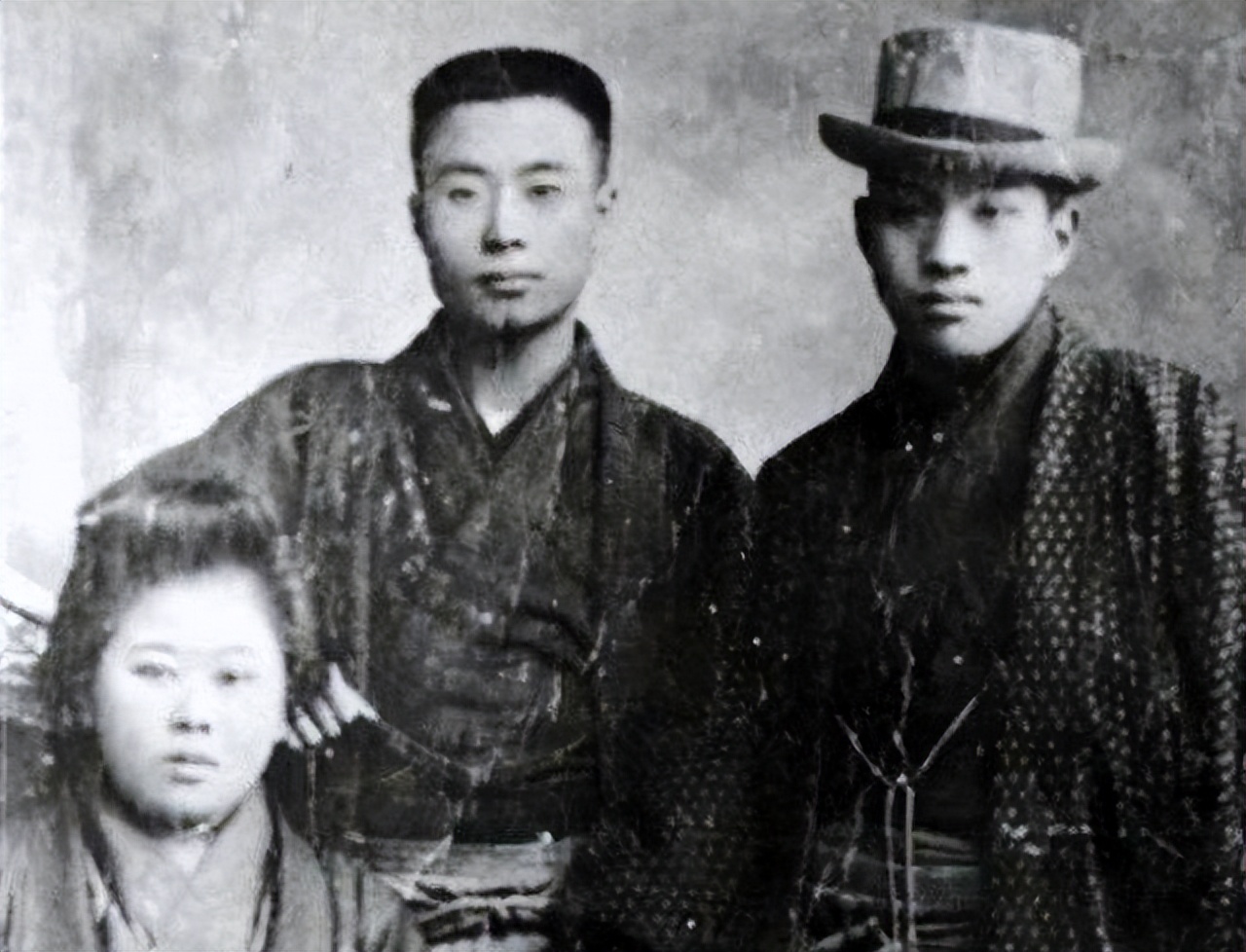 弃医从文鲁迅先生给我们的启示,弃医从文体现了鲁迅什么精神