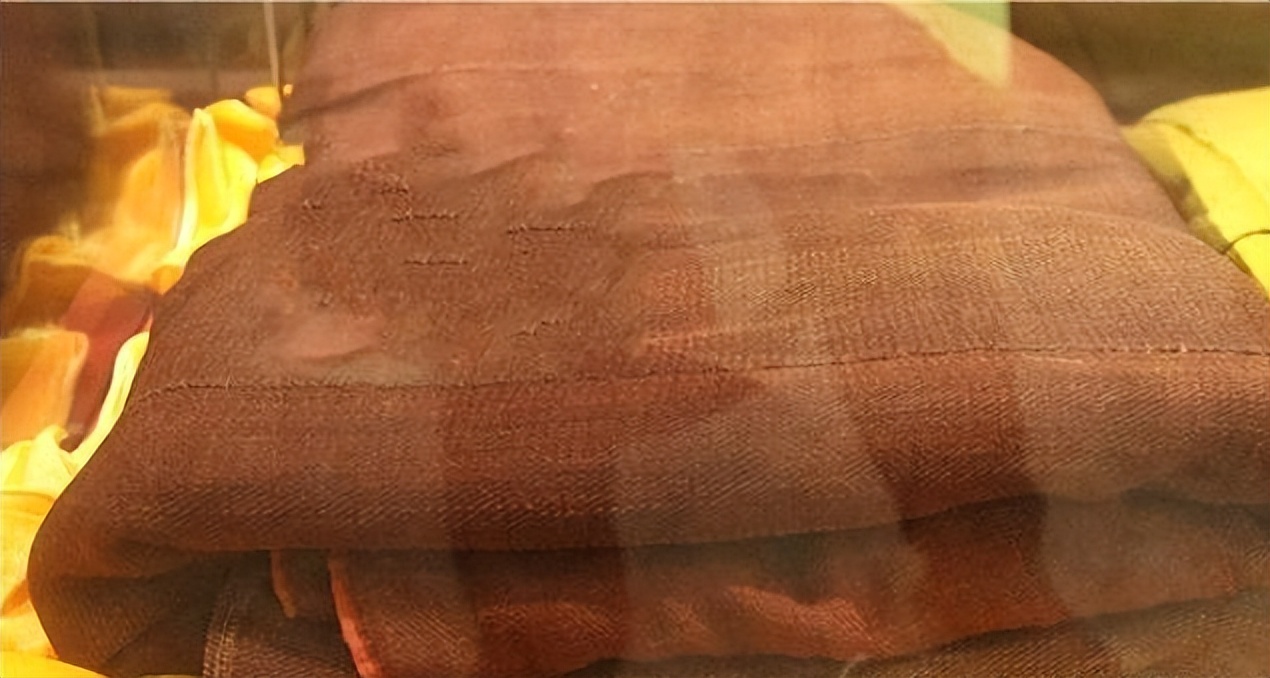 北京男子花9万买件破袈裟,2005年男子花9万买破袈裟