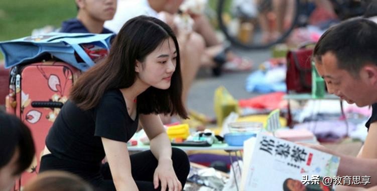 失业女摆摊一天卖5块钱,失业女生回应摆摊一天卖5块