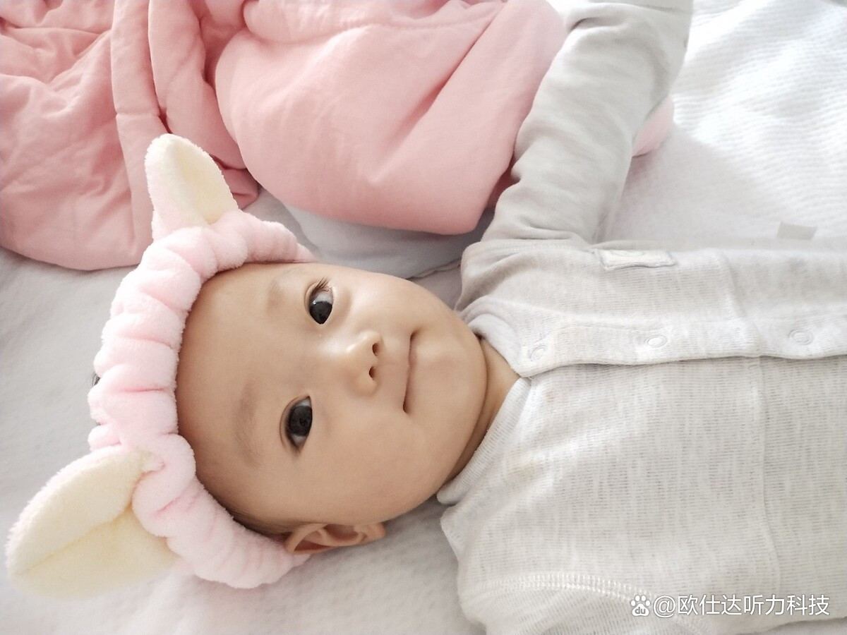 手机最大声会损害婴儿听力吗,手机掉落床上会不会影响宝宝听力