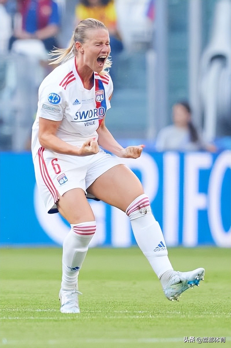 中国留洋女足球运动员,女足球运动员中国