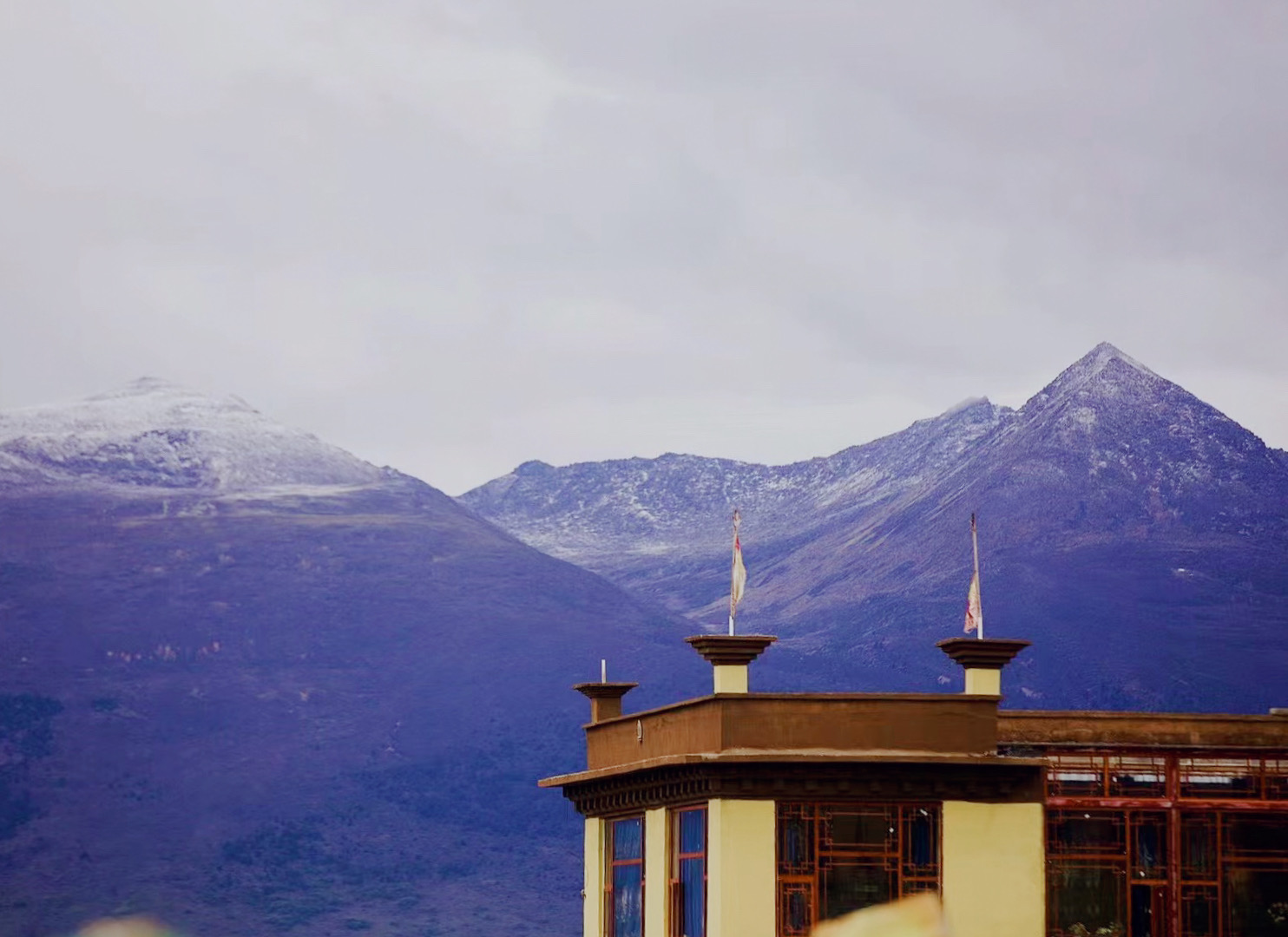 318天空之城旅游,来到第一高城丁真故乡旅游