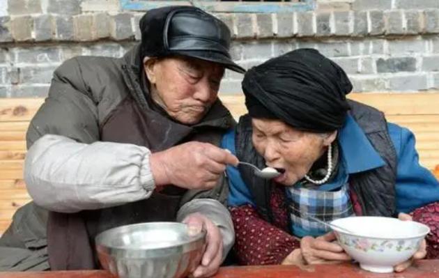 吃饭吃得少能活多久,吃得少老得慢