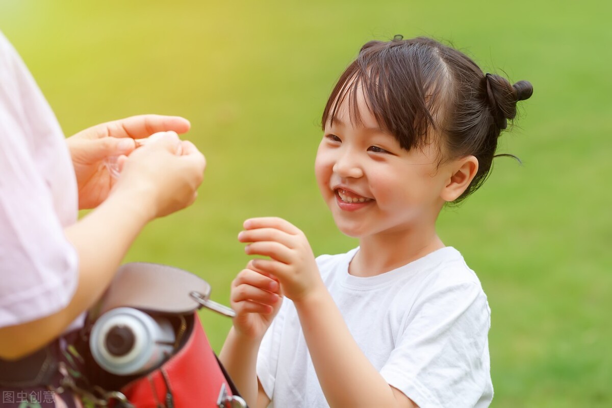 当别人骂自己的父母应该怎么办,父母公开场合贬损自己的子女