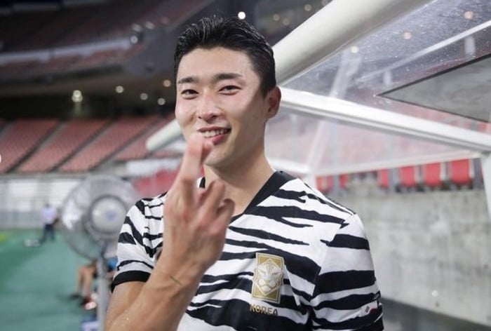 韩国球星曹圭成梅开二度,韩国9号队员曹圭成