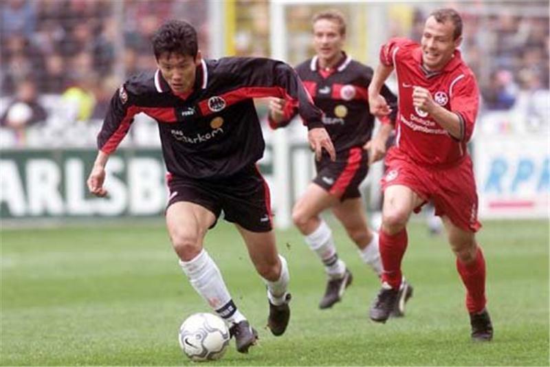 承诺不去拜仁，拒绝巴萨尤文，德国多面手被忠诚耽误，退役时零冠