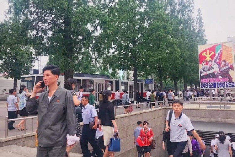 朝鲜唯一的国际机场：不能拍照，麻雀虽小五脏俱全，虎骨酒9美元