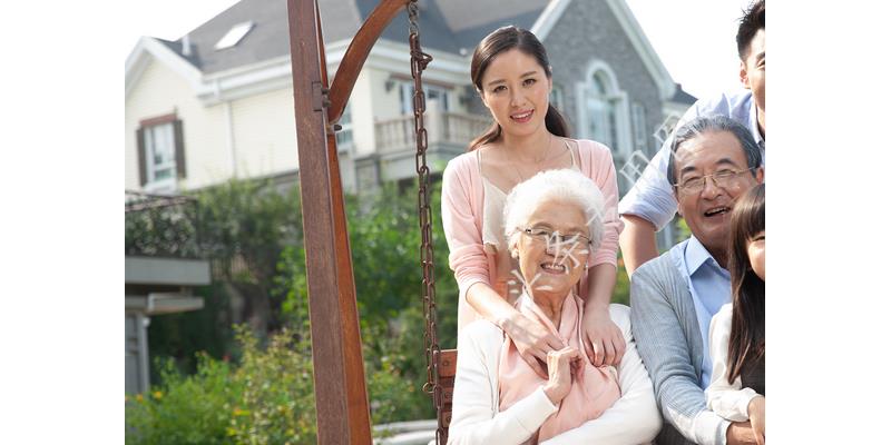 热心小伙半夜给邻居修水龙头,24岁小伙水龙头坏了