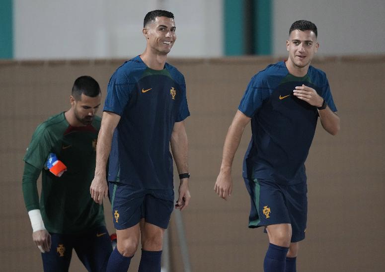 c罗是体育界的偶像,其实c罗才是足球之王