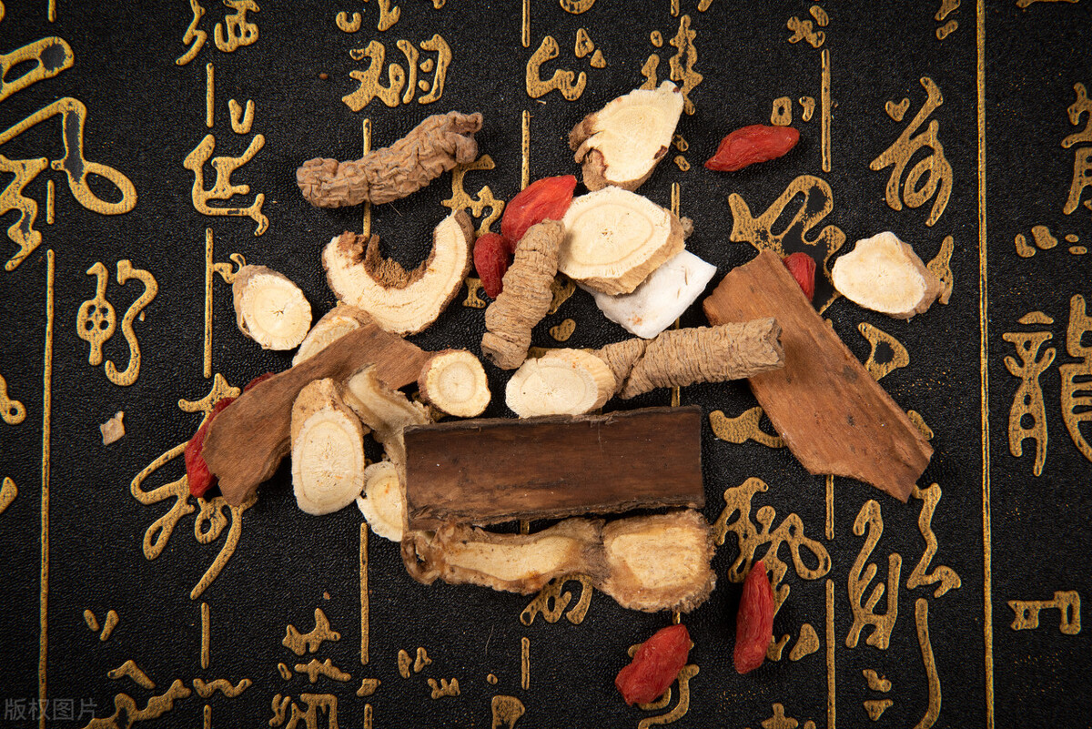 尿频尿急睾丸潮湿吃什么药,尿频尿急睾丸潮湿用什么药