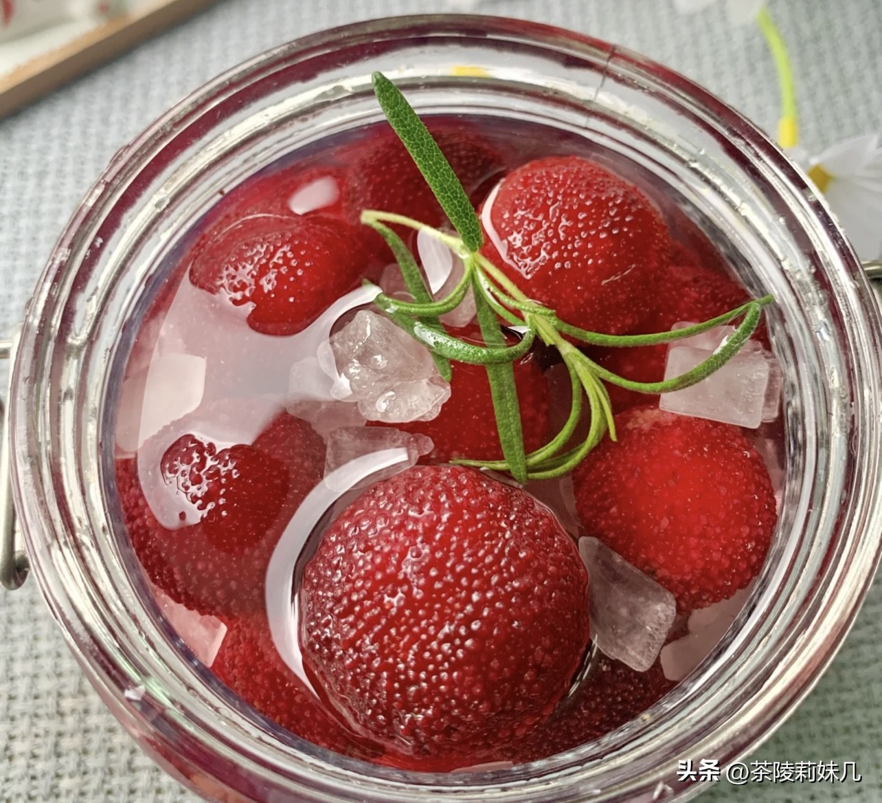 杨梅酒要按怎样的比例才泡得好喝,杨梅酒兑柠檬水会不会上头