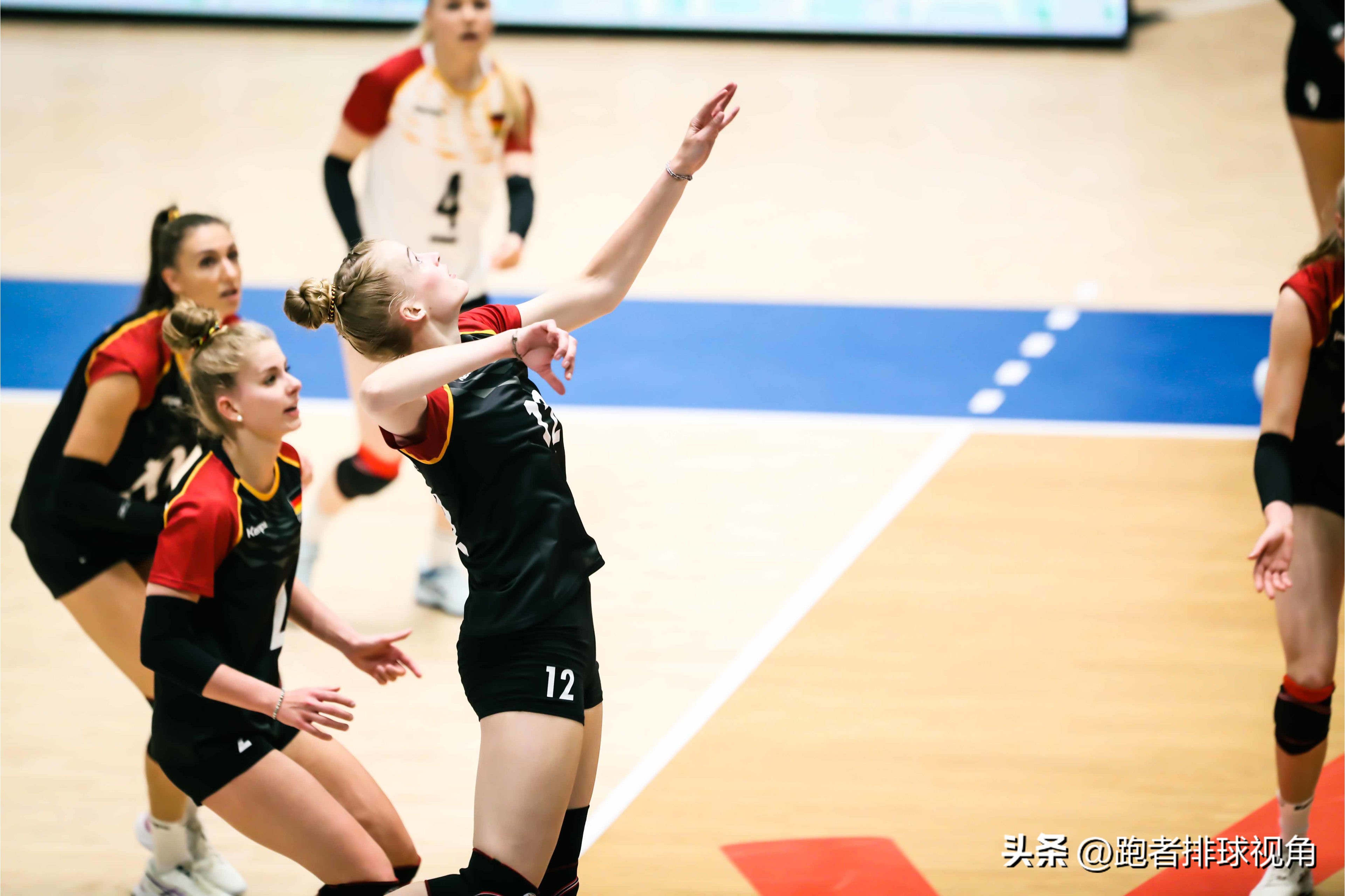 3：1！奥尔特曼大爆发，37扣18中5发球，德国女排拿下揭幕战
