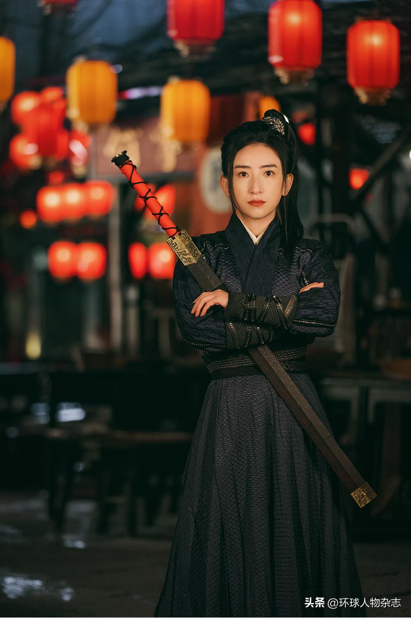 女侠耍刀剑,现实版女侠