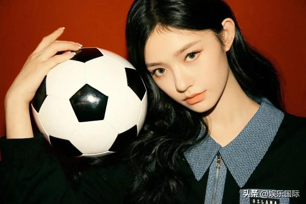 林允抱着白敬亭,林允抱人