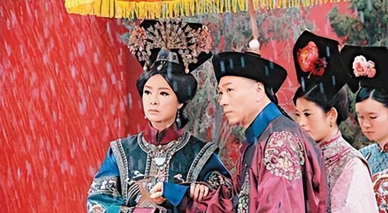 禁忌宫廷:太监洗澡妃子的真相揭秘!