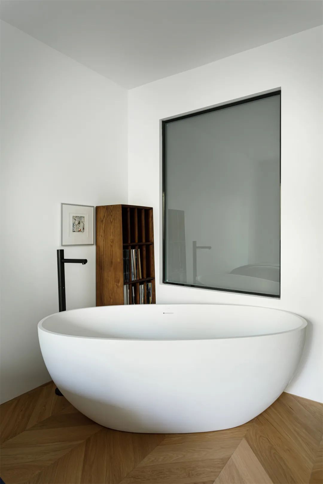 任性！北京女主坚持在客厅放张床，卧室里规划浴缸，入住反而舒心