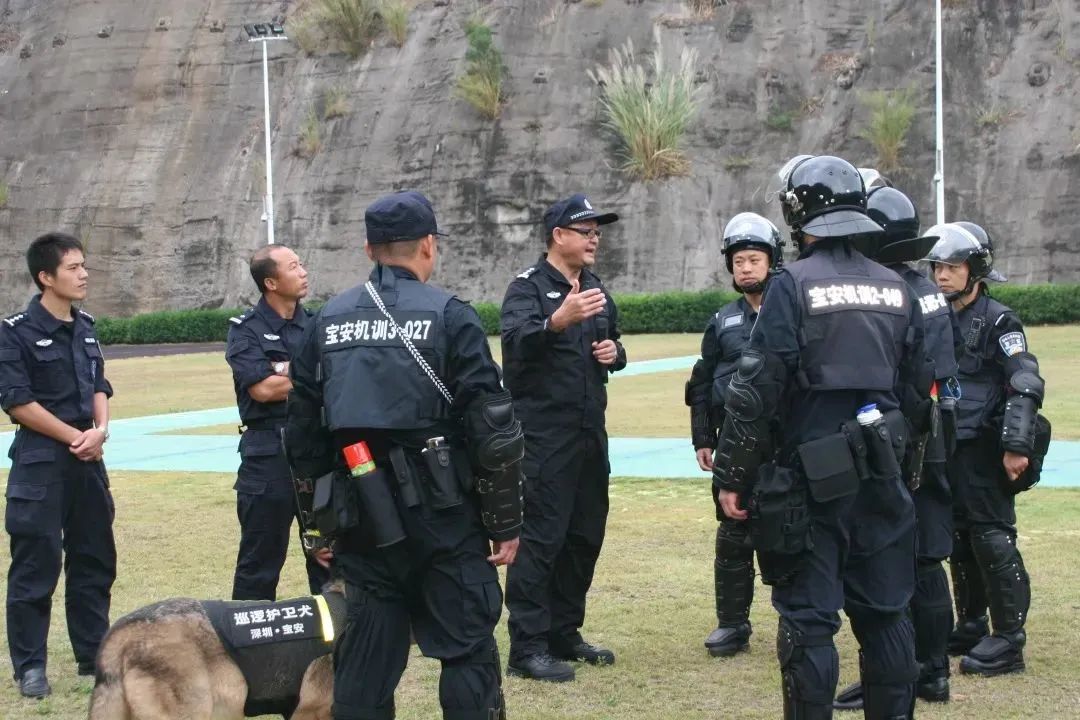 有以前当过军人的明星,16位曾是军人的明星