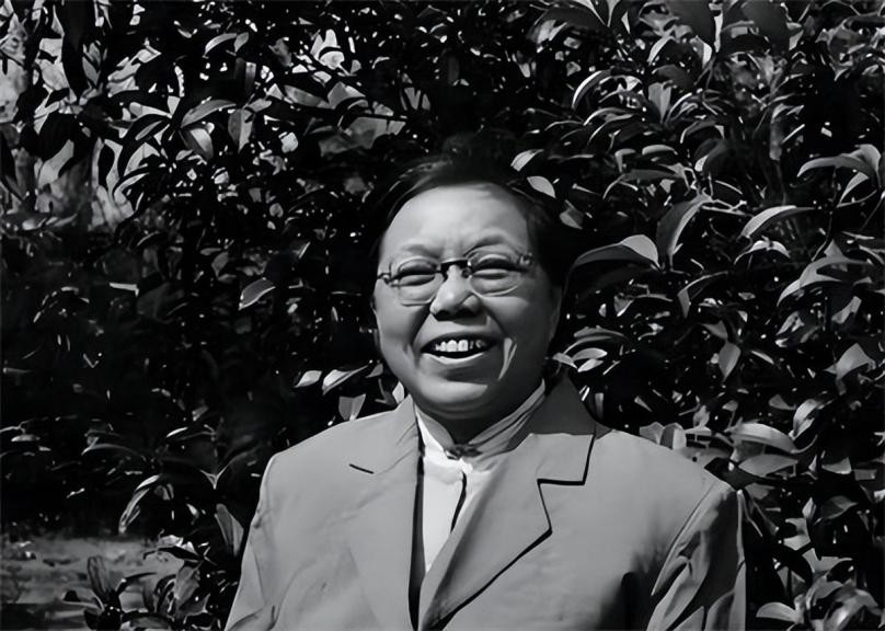 97年*小平邓**去世，大5岁的继母悲痛绝食，卓琳：您忘了他说的话吗