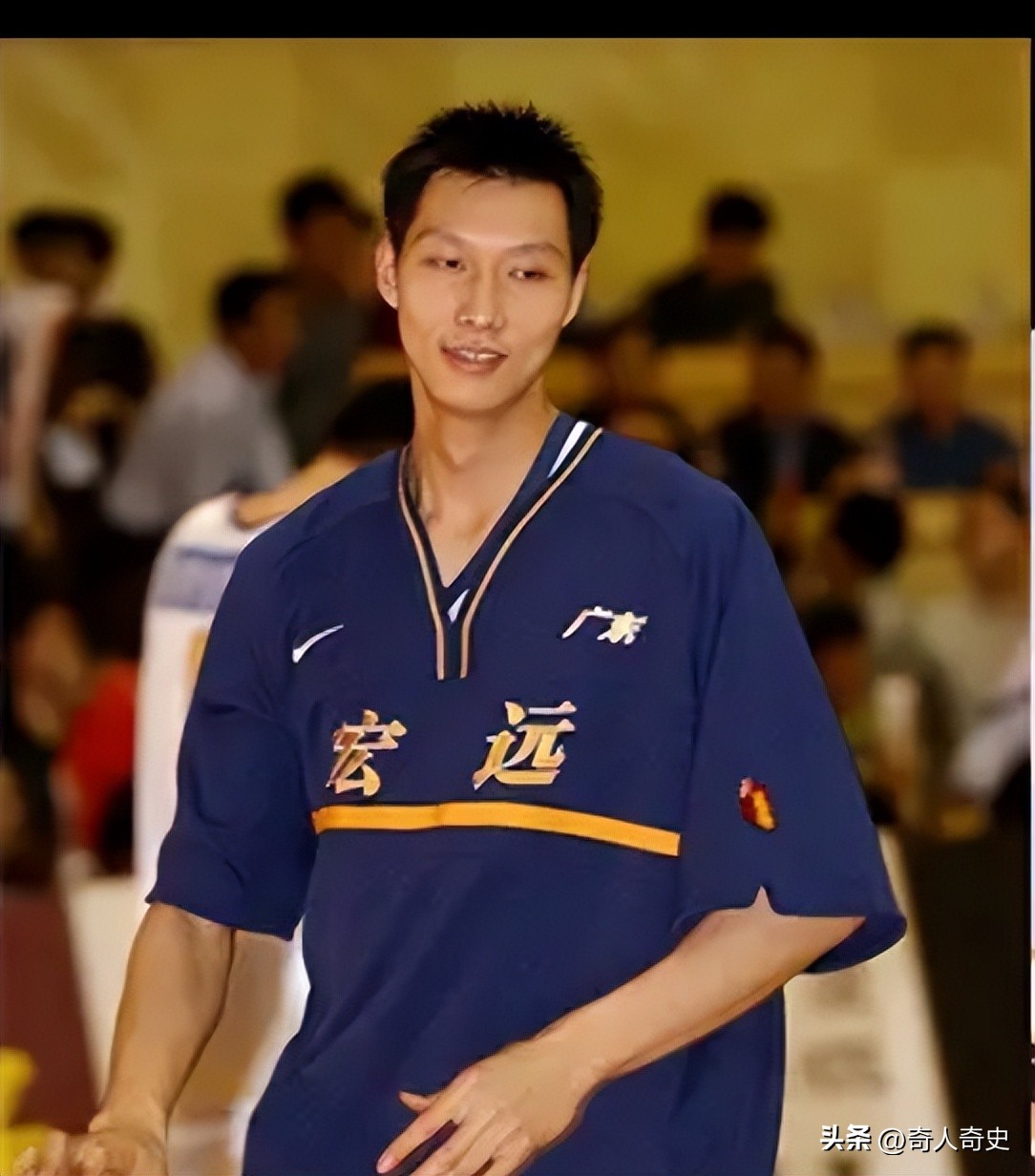 易建联和荆灵婚礼,易建联娶老婆了吗