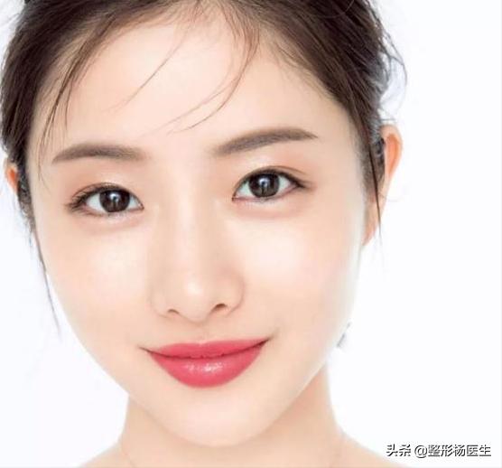 人中太长了好看吗,人中太长显老怎么办