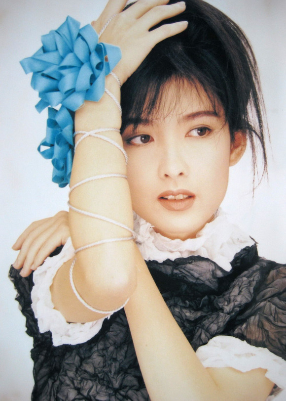 周慧敏被称第一代玉女掌门,玉女掌门周慧敏93年的歌