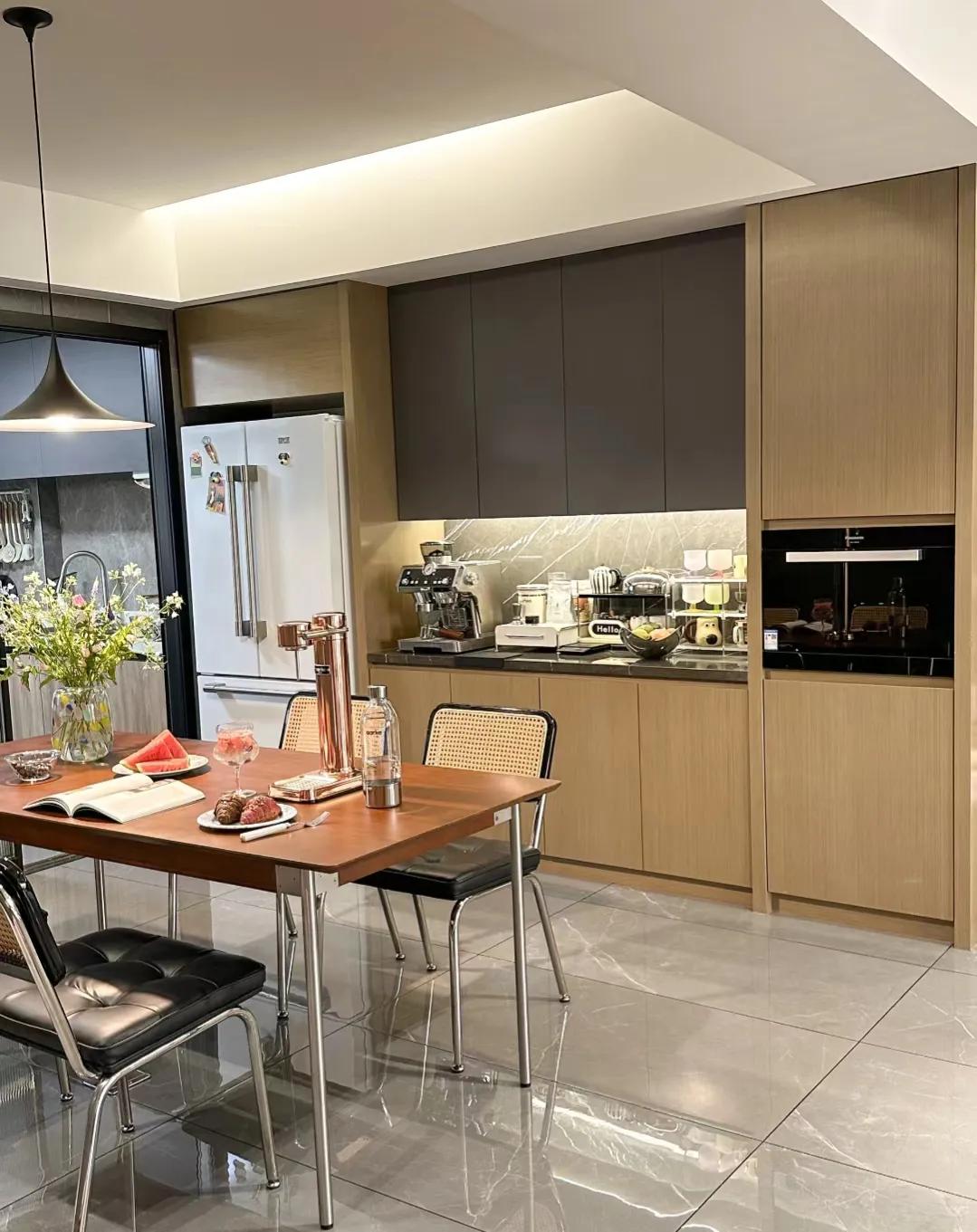 安徽女主晒出自家140㎡的家，全屋没有一丝俗气，堪称装修教科书