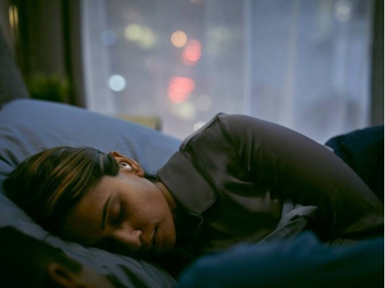 人最佳的睡眠时间是几点左右,成年人每天的最佳睡眠时间是什么