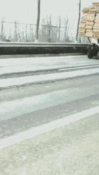 想穿这样的衣服还怕别人看见吗,穿这样的衣服出门真的不尴尬吗