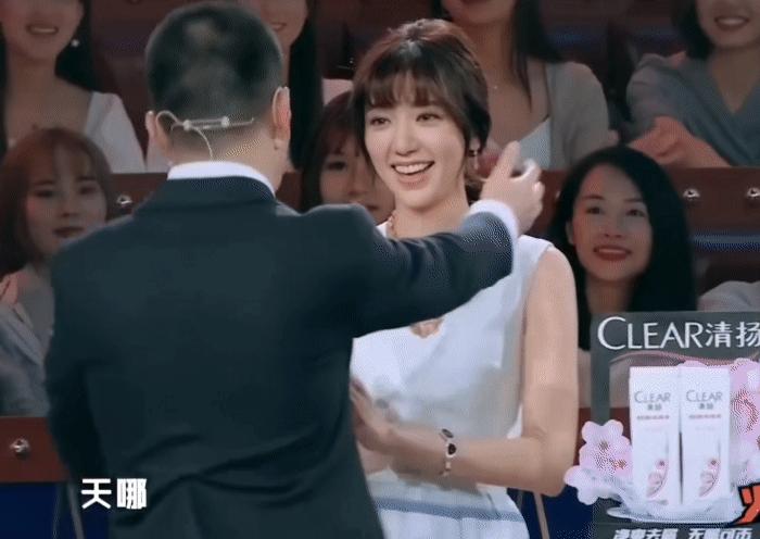 表面很正派的伪君子,表面正人君子实际上腹黑小说