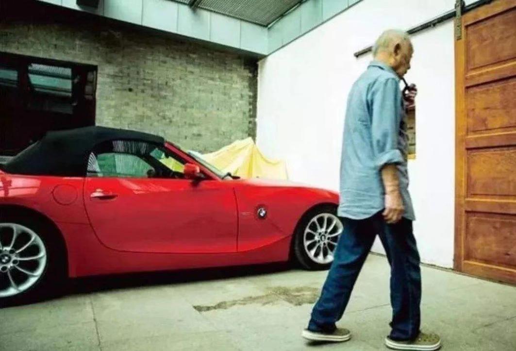 蓝兔子引争议,黄永玉的蓝兔子到底惹谁了