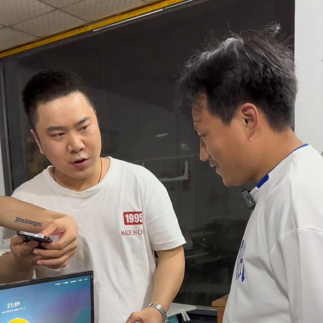 兄弟已经很久没有用苹果了因为工作需要换了一个13pr...