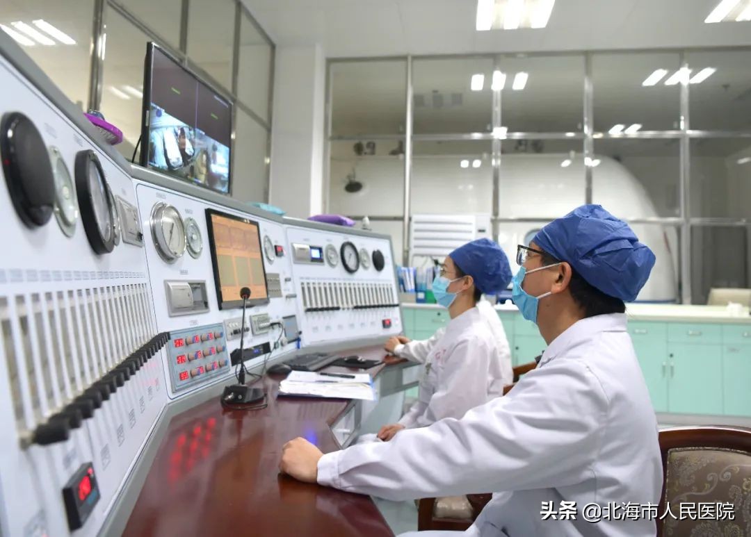 男子潜水72米后吐血身亡,男子在海边溺水昏迷不醒