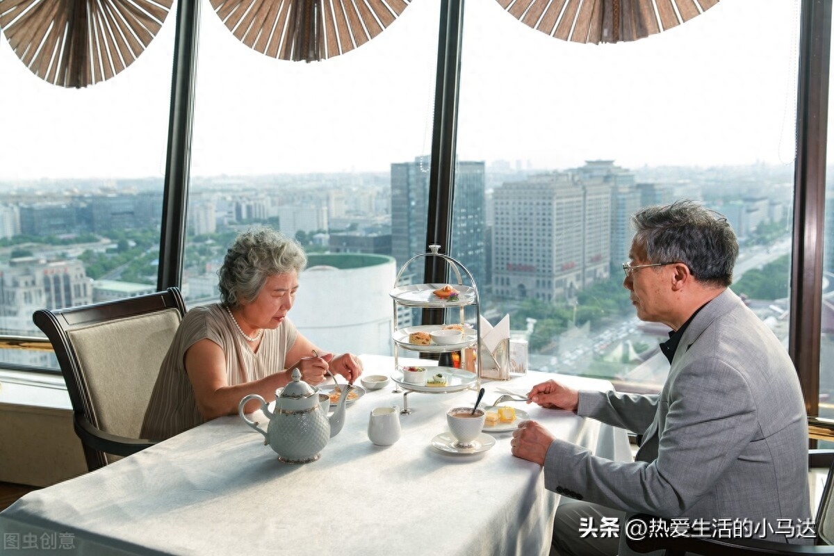 一女士300万炒股亏到只剩3万,女子投资230万炒股