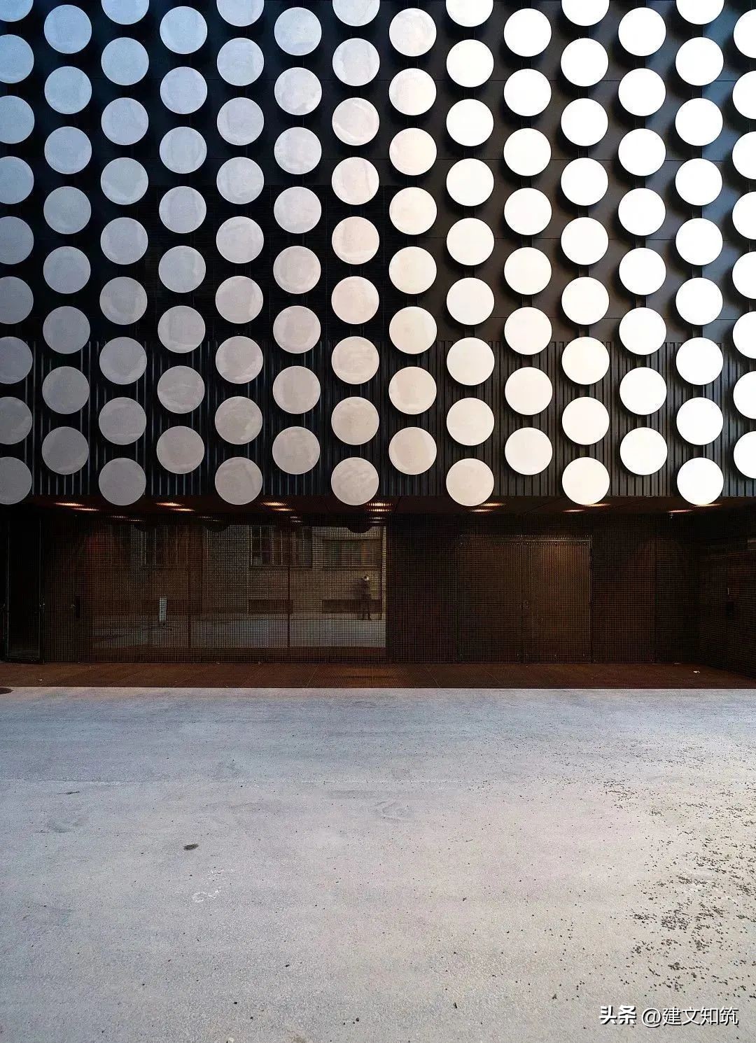 鑺叞璧皵杈涘熀鑸炶箞,鑺叞璧皵杈涘熀鏂囧寲寤虹瓚