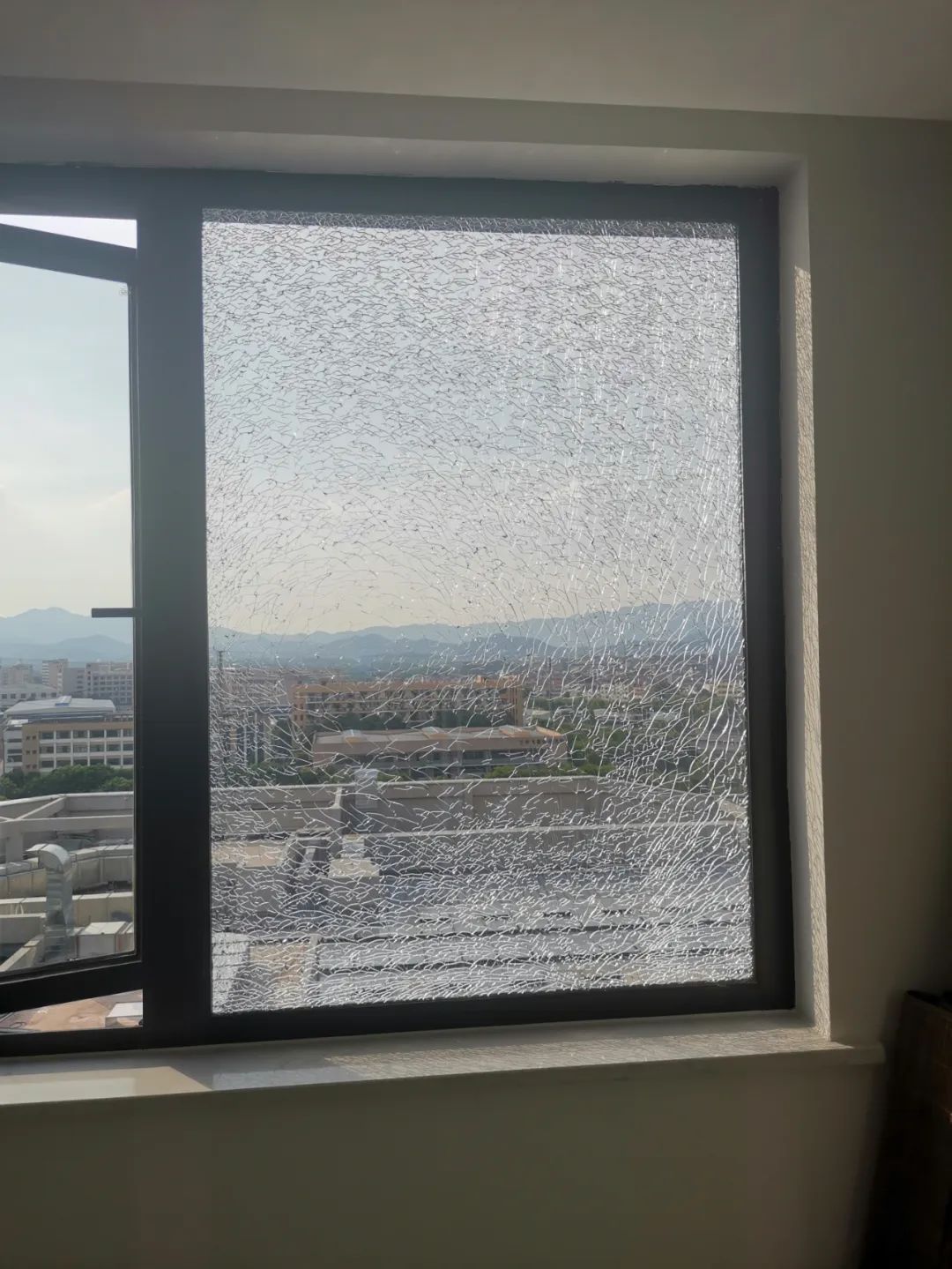 7月份人来人往街道,7月北京人山人海